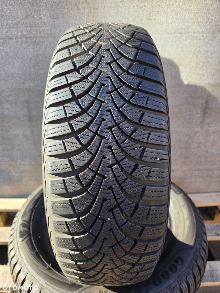 [W235] 2x R16 205/60 Goodyear 205/60/16 stan bdb 22r Opony zimowe 7,8mm