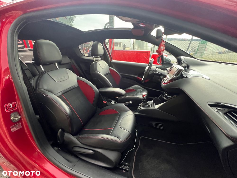 Peugeot 208 1.6 THP GTi - 12
