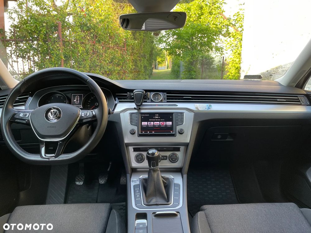 Volkswagen Passat 1.8 TSI BMT Comfortline - 10