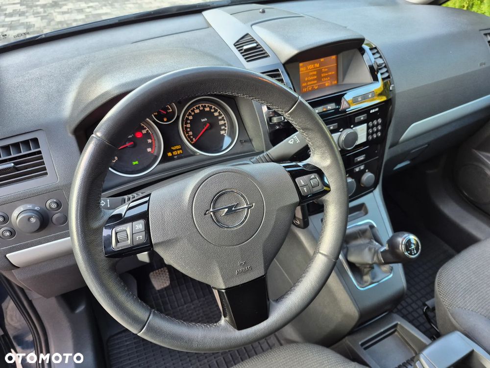 Opel Zafira 1.8 Cosmo - 14