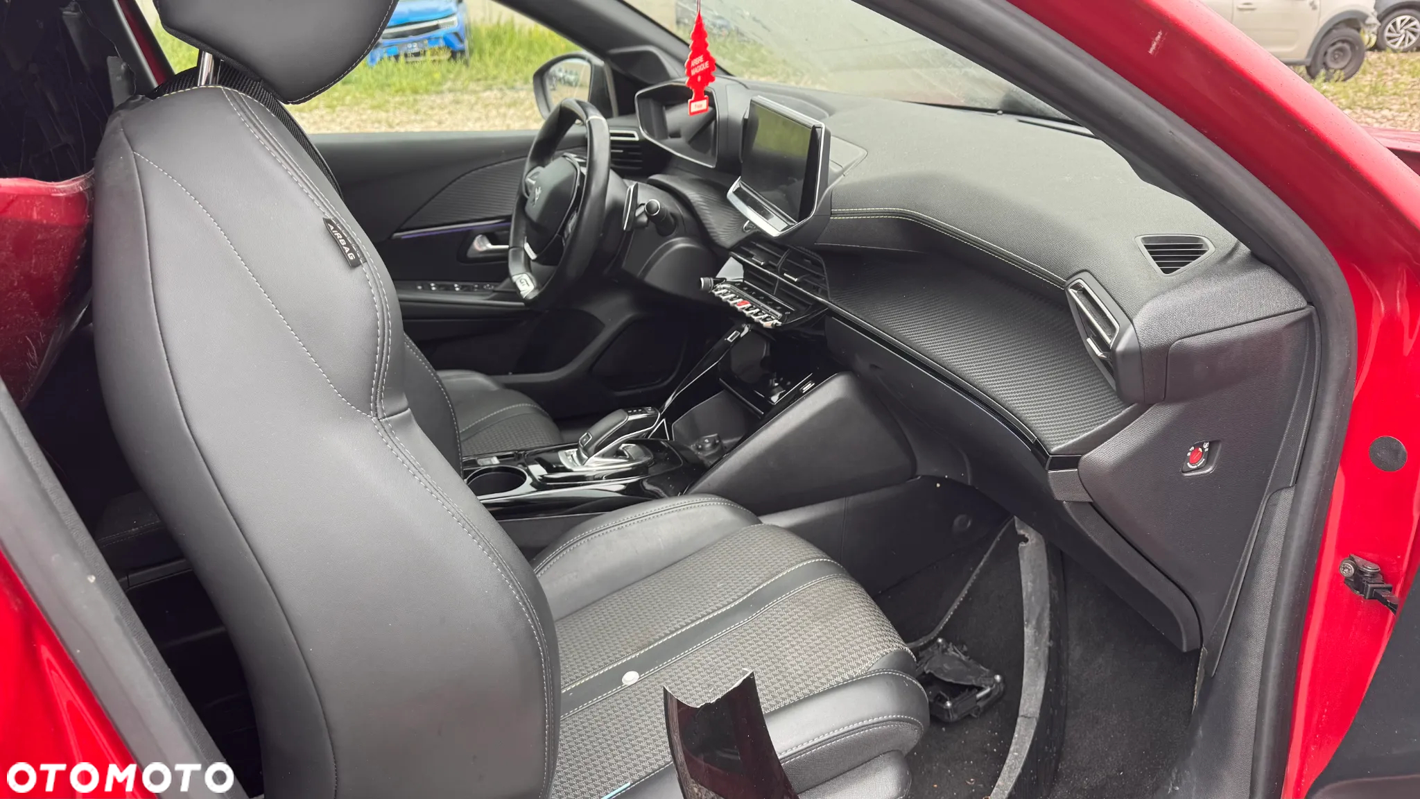 Peugeot 208 PureTech 130 EAT8 GT Pack - 12