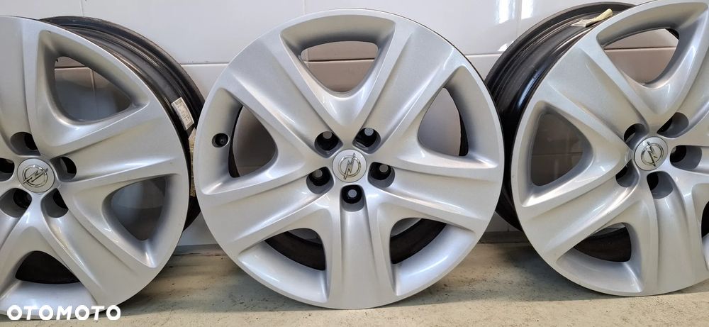 4x Felgi strukturalne Opel 5x115 17 cali Oryginalne Proste - 5