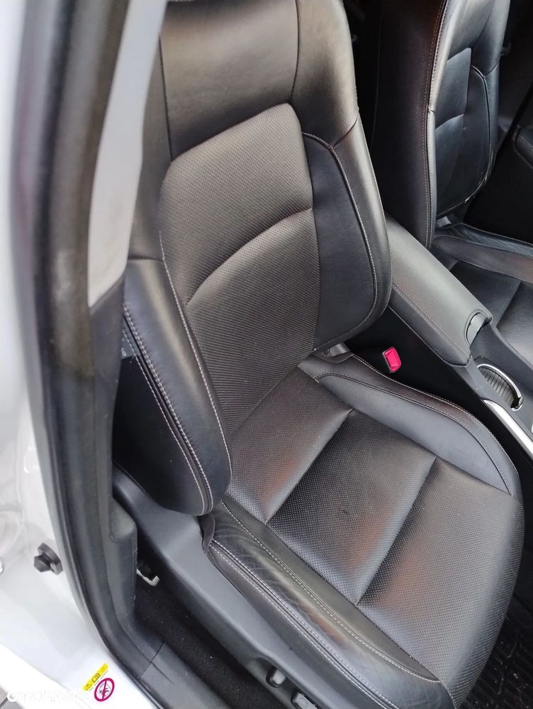 Toyota Avensis 2.0 D-4D Premium - 4