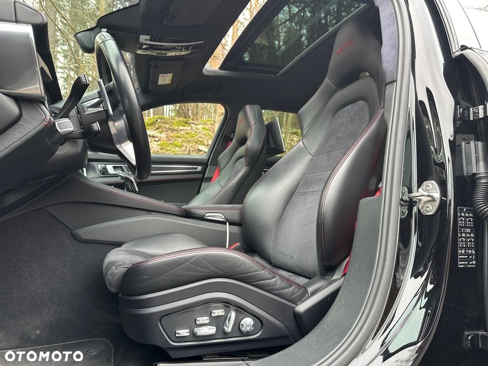 Porsche Panamera - 25