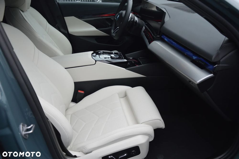 BMW Seria 5 530e - 21