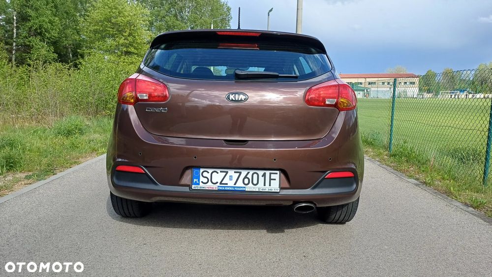 Kia Ceed - 13