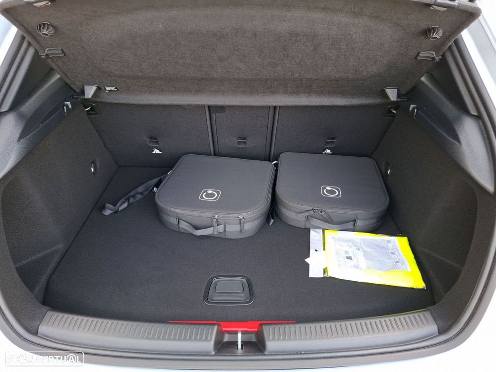 Mercedes-Benz A 250 e - 27