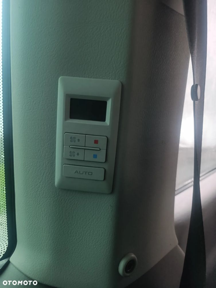 Volkswagen Multivan - 18