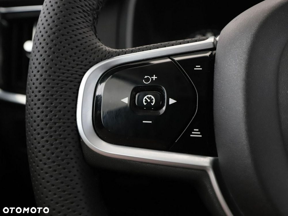 Volvo V90 Cross Country D4 AWD - 31