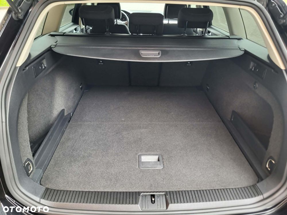 Volkswagen Passat 2.0 TDI SCR DSG Highline - 12