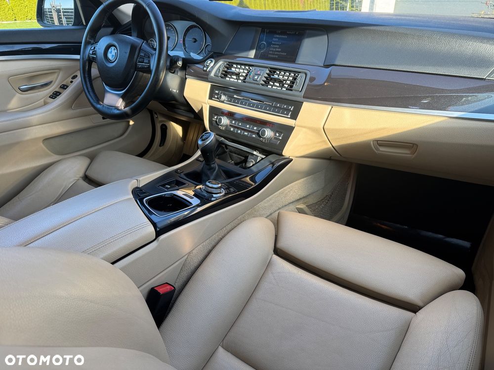 BMW Seria 5 520d Luxury Line - 8