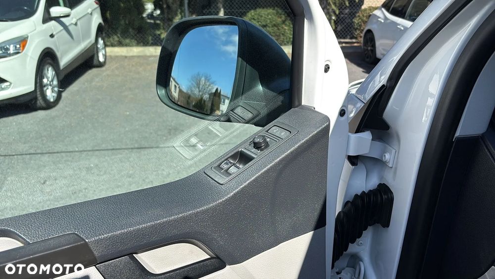 Volkswagen Transporter - 12