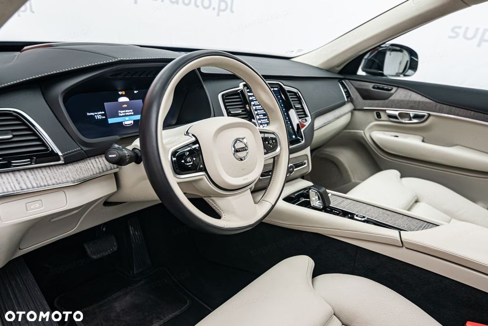 Volvo XC 90 - 16