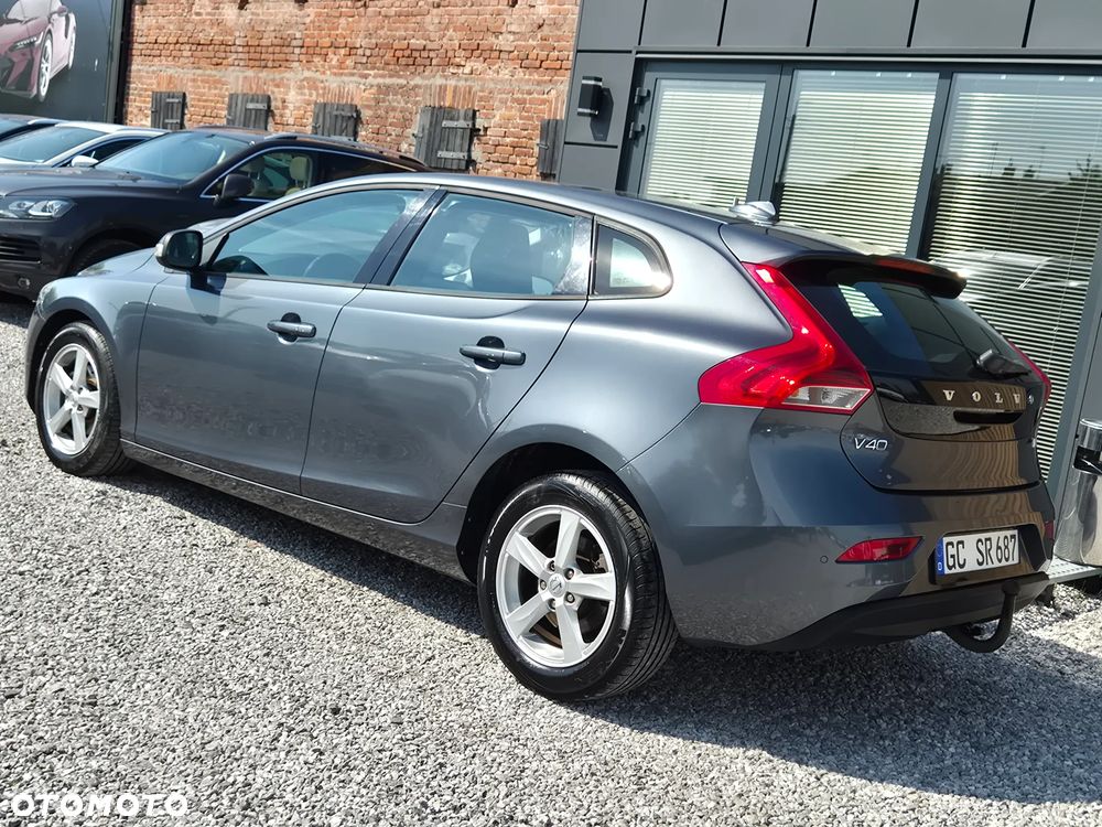 Volvo V40 D2 Momentum - 9