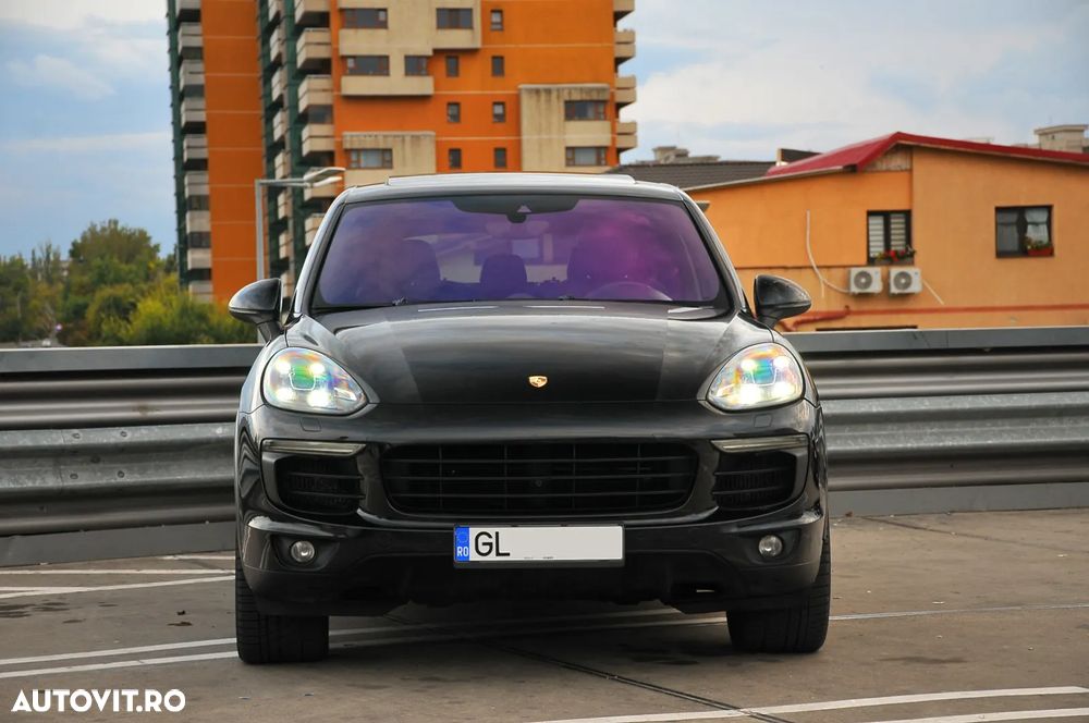 Porsche Cayenne 3.0 L - 2