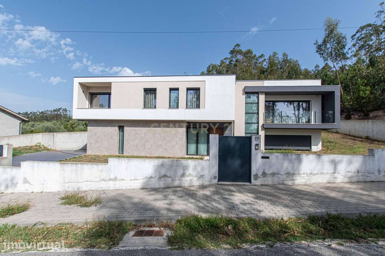 Moradia T4 semi-nova com Piscina, Garagem + Parcela de Terreno Rústico - Grande imagem: 3/60