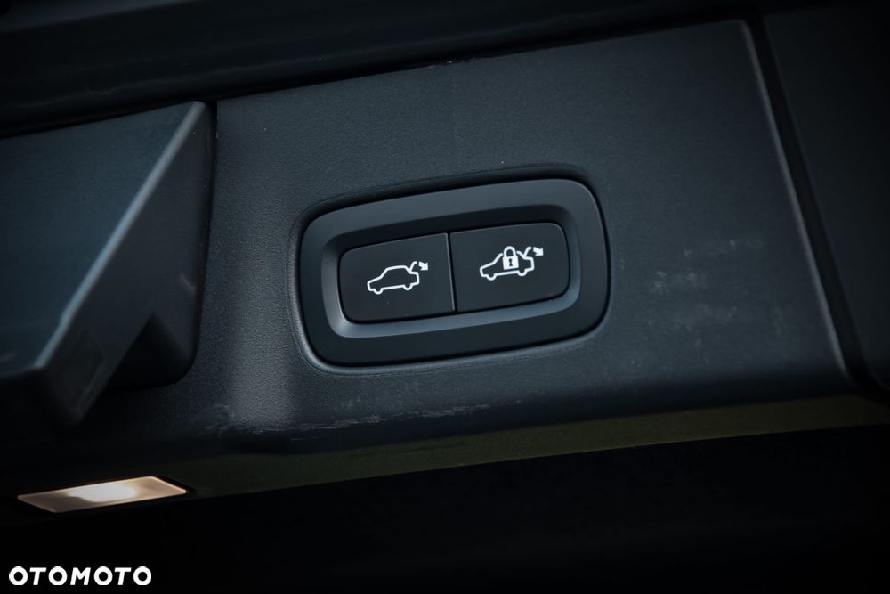 Volvo V90 Cross Country D5 AWD Pro - 33