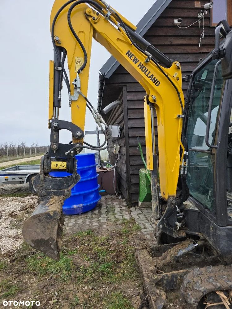 New Holland E19C - 4