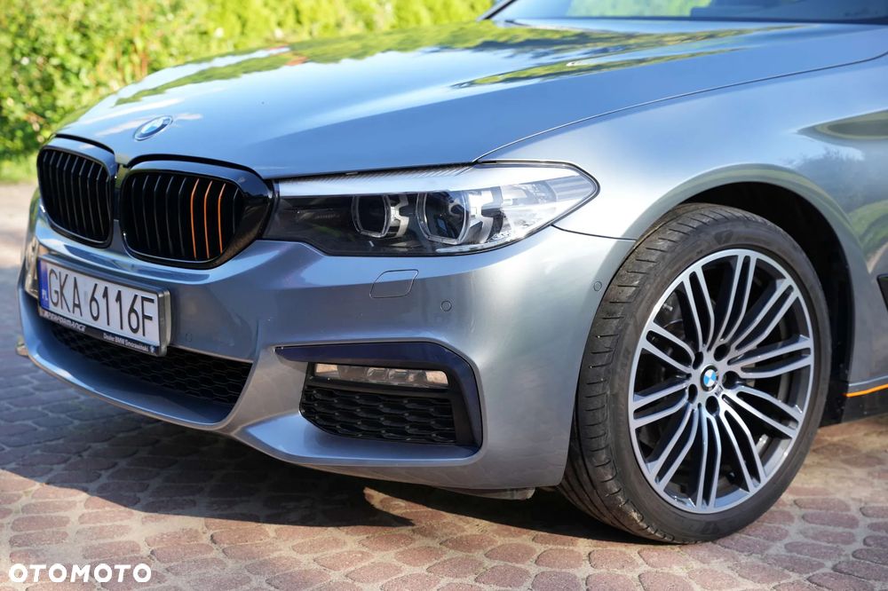 BMW Seria 5 520d xDrive - 4