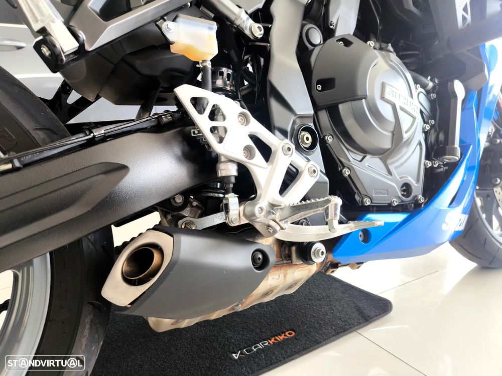 Suzuki GSX 8R - 9