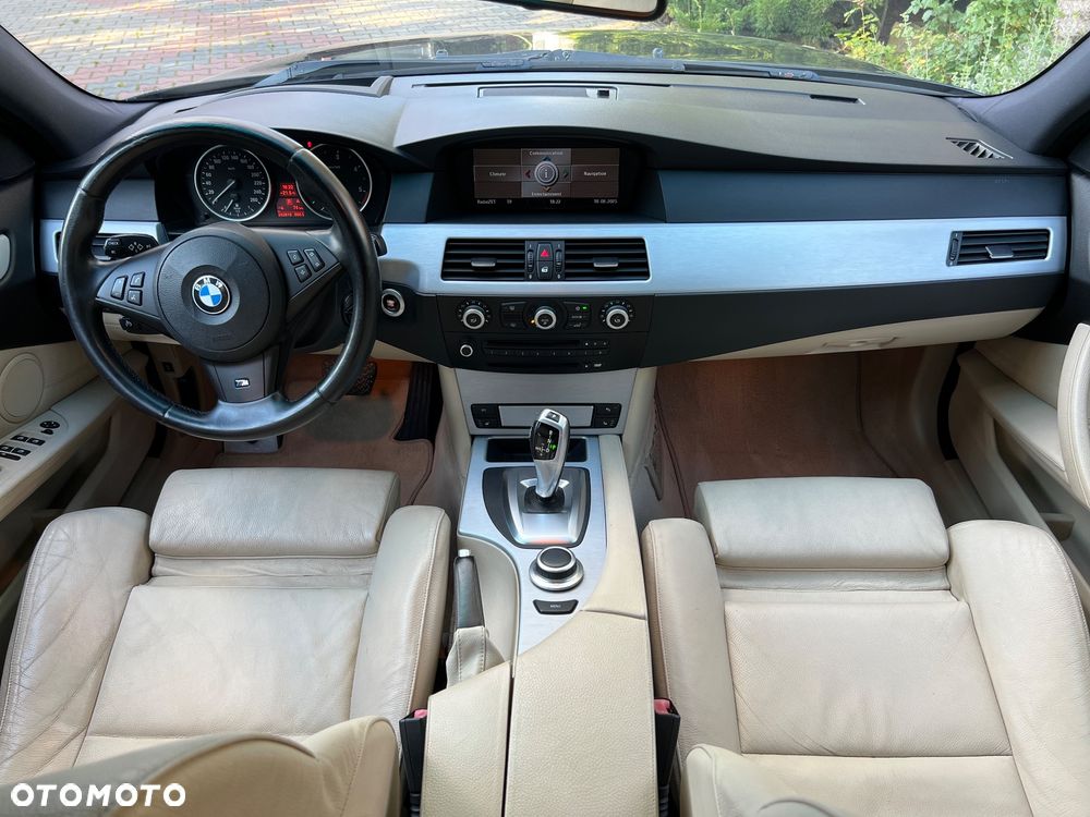 BMW Seria 5 530d xDrive - 17