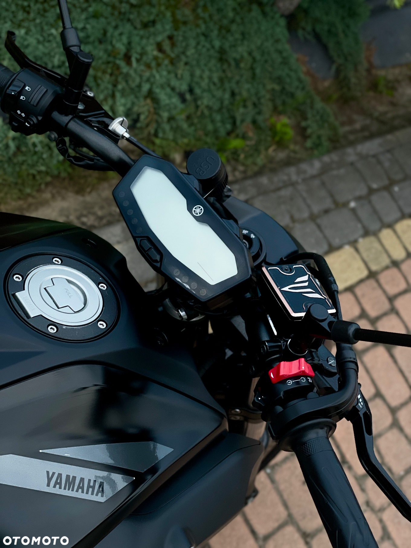 Yamaha MT - 12