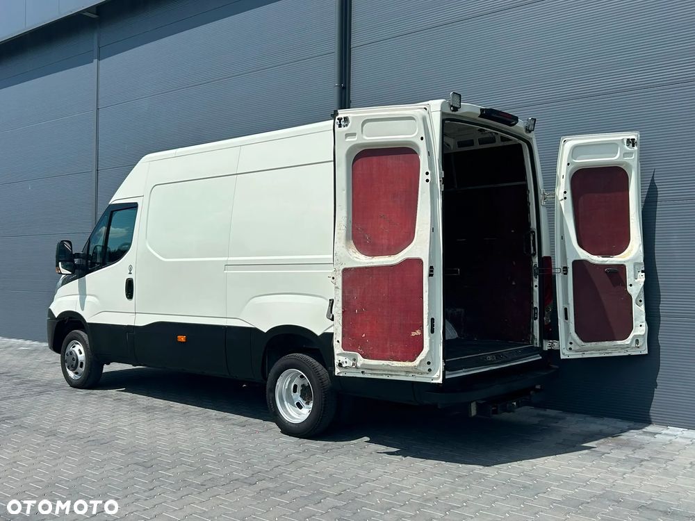 Iveco Daily 40C21 35C21 3.0 HPI L3H2 Średniak **Blokada mostu**KLIMA**Hak 3,5t.**NA BLIŹNIAKACH**Sprowadzony**2014R** - 9