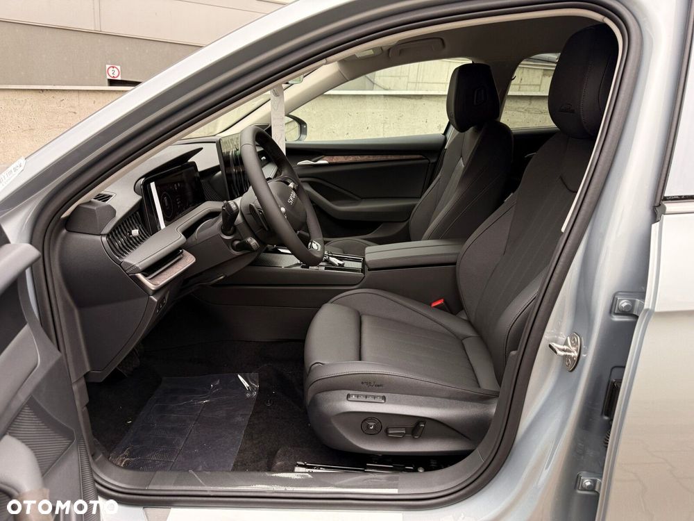 Skoda Superb 2.0 TDI SCR 4x4 L&K DSG - 11