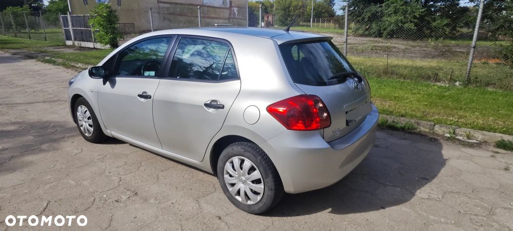 Toyota Auris 1.4 D-4D Terra - 9
