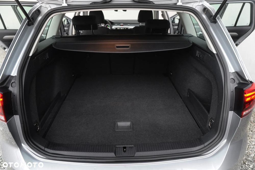 Volkswagen Passat 1.5 TSI EVO Elegance DSG - 24