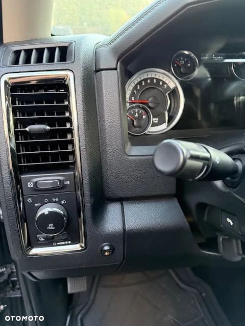 Dodge RAM 1500 5.7 4x4 - 11