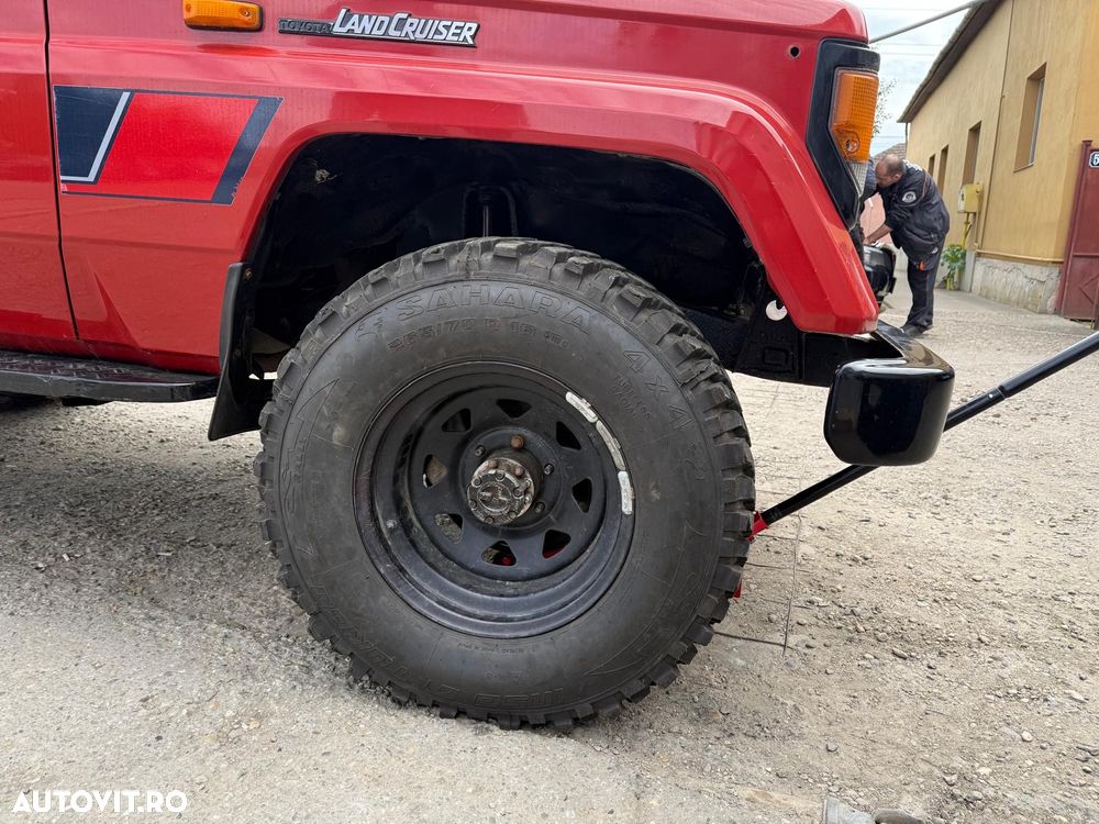 Toyota Land Cruiser - 13