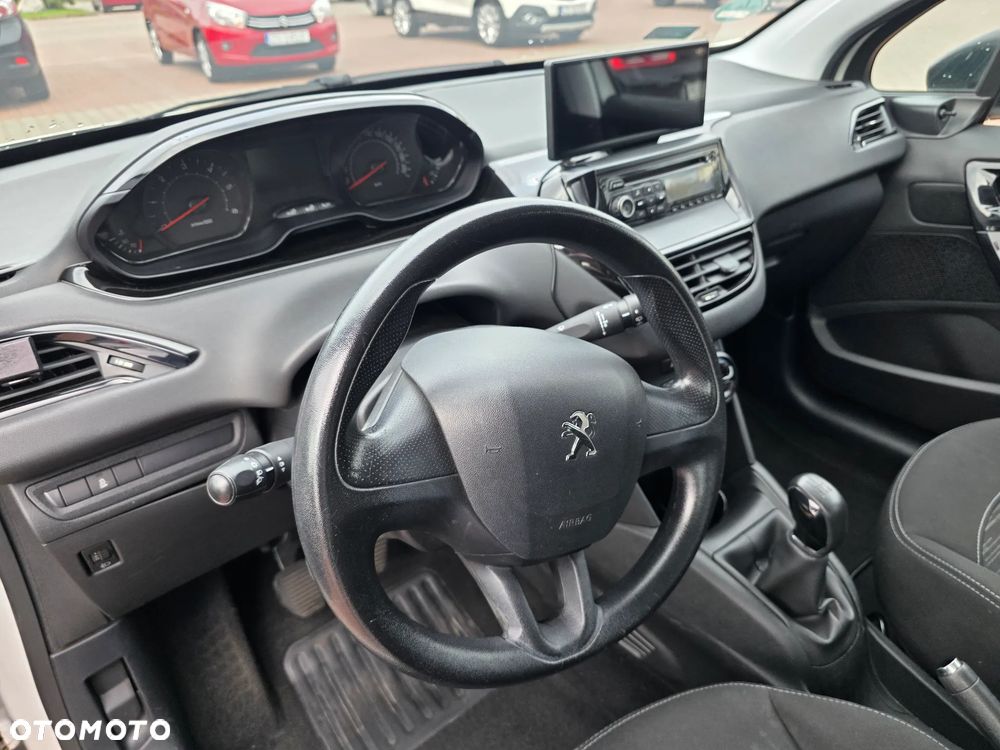 Peugeot 208 - 9