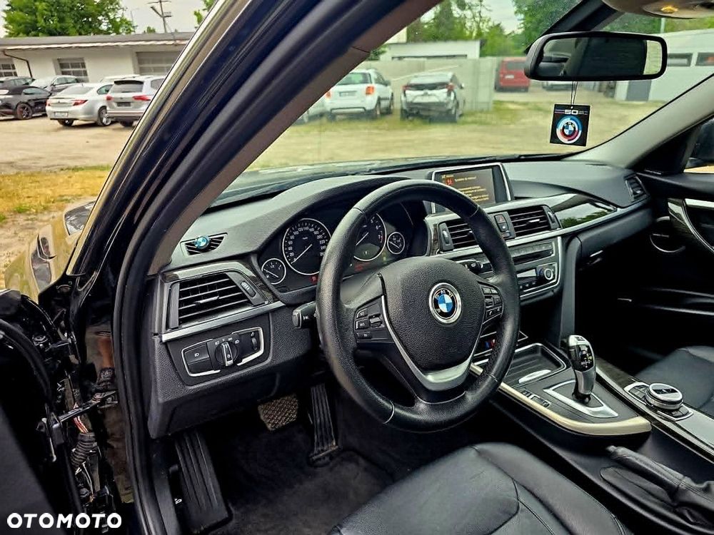 BMW Seria 3 328i xDrive Sport Line - 5