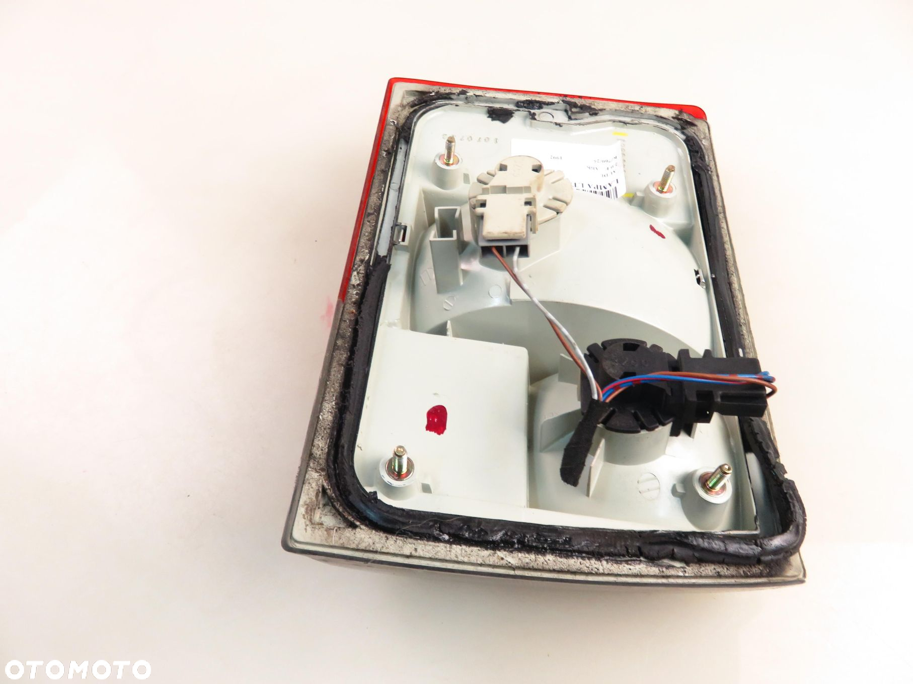 LAMPA LEWA TYLNA KLAPA AUDI 80 B4 8A0945093J - 6