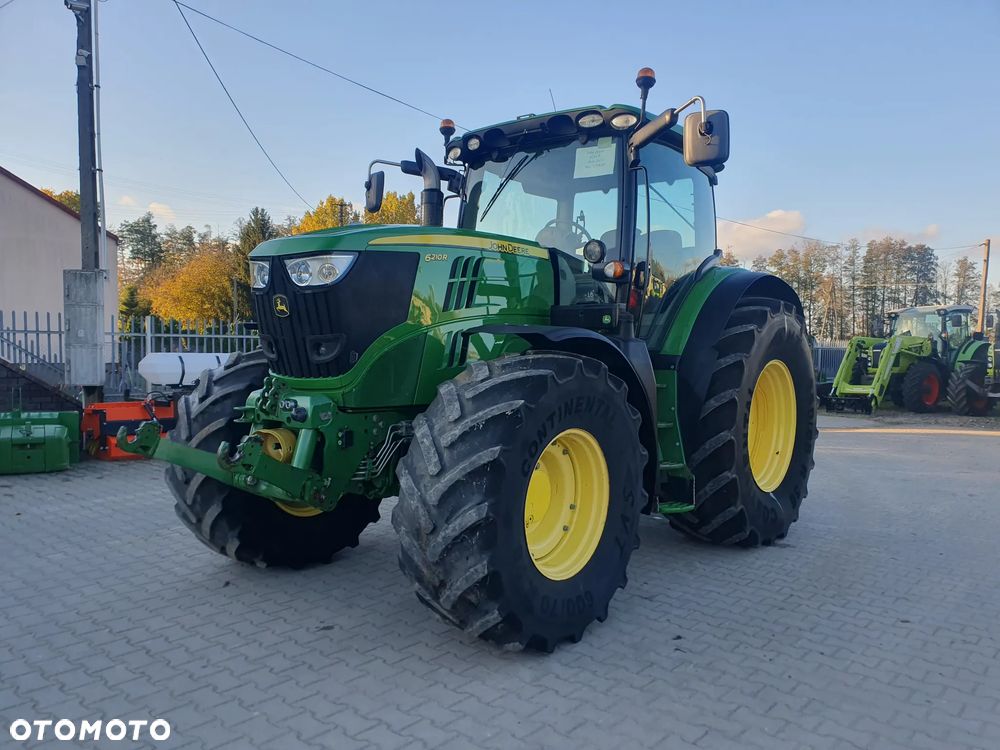 John Deere 6210 R - 8