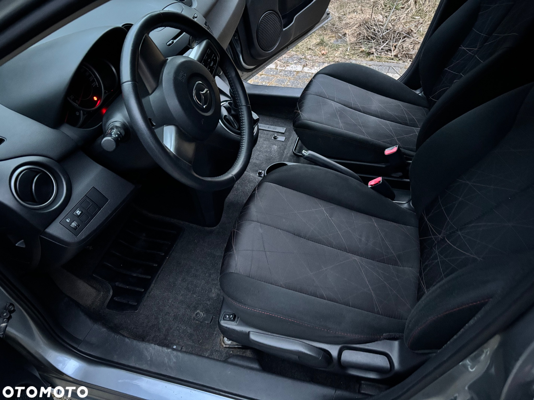 Mazda 2 - 9