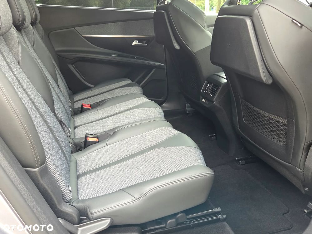 Peugeot 5008 - 26