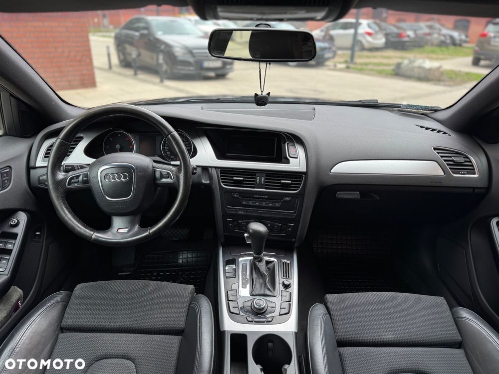 Audi A4 Limousine - 13