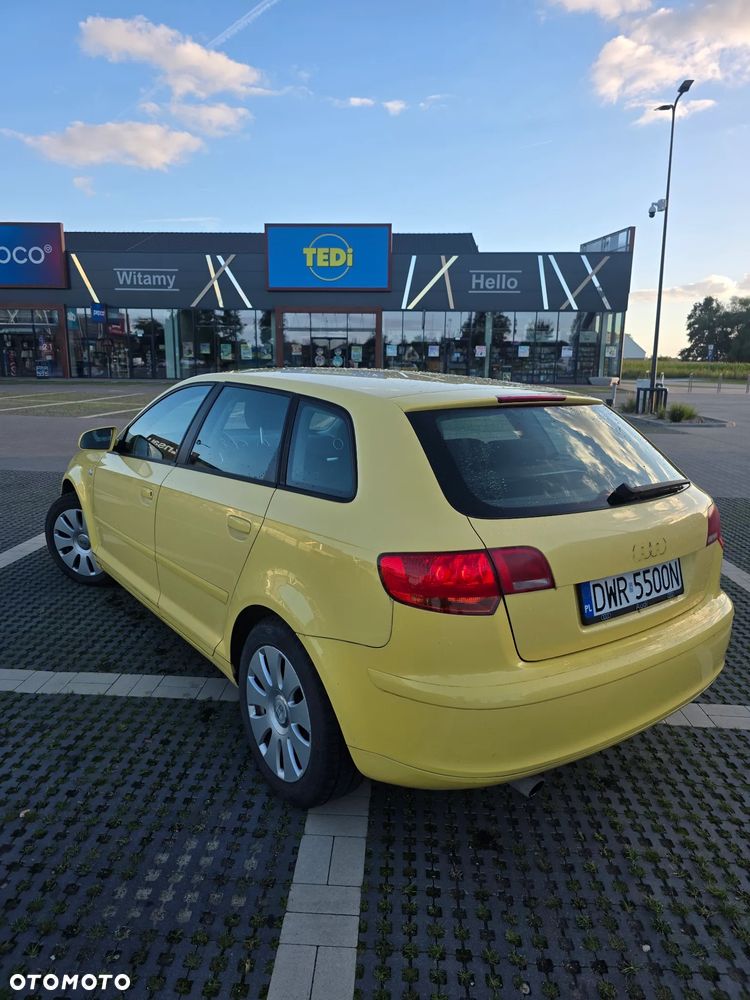 Audi A3 Sportback 1.6 FSI Ambiente - 11