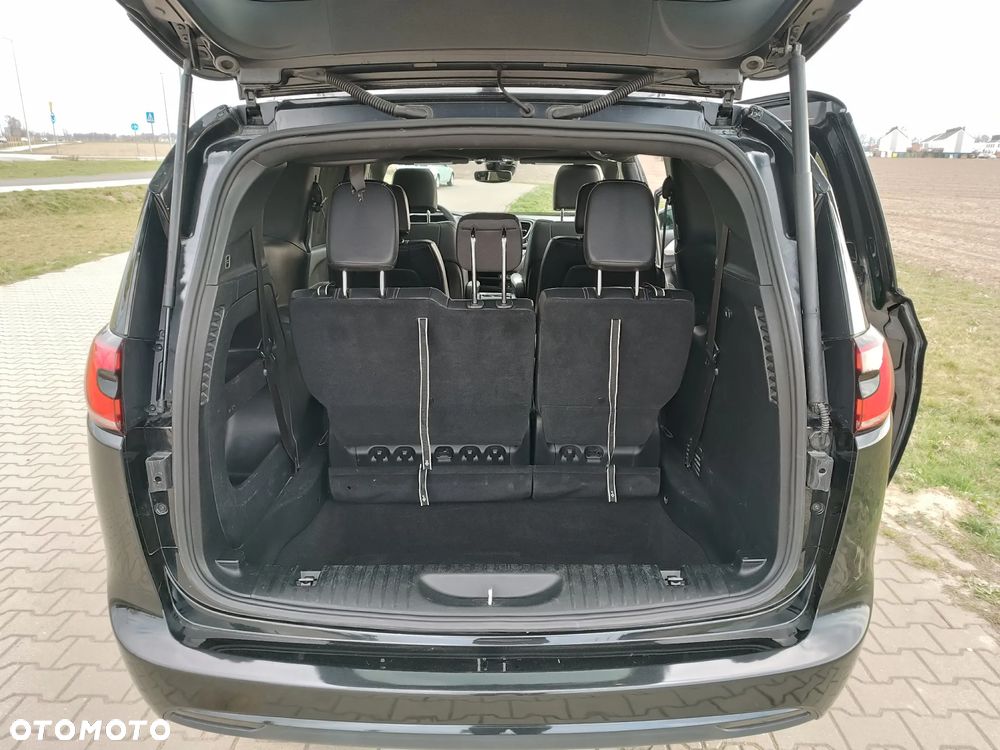 Chrysler Pacifica - 13