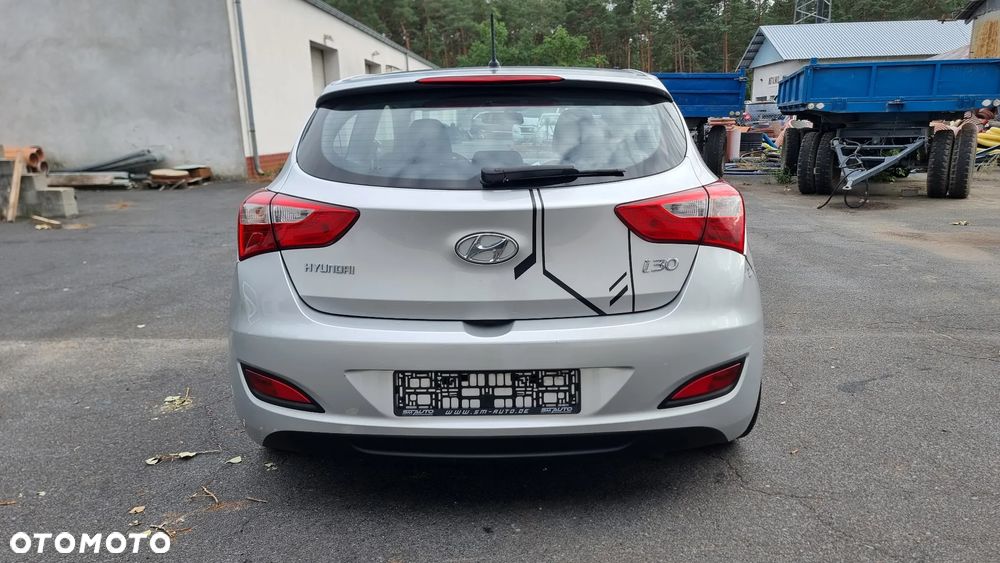 Hyundai i30 1.6 GDI BlueDrive Classic + - 16