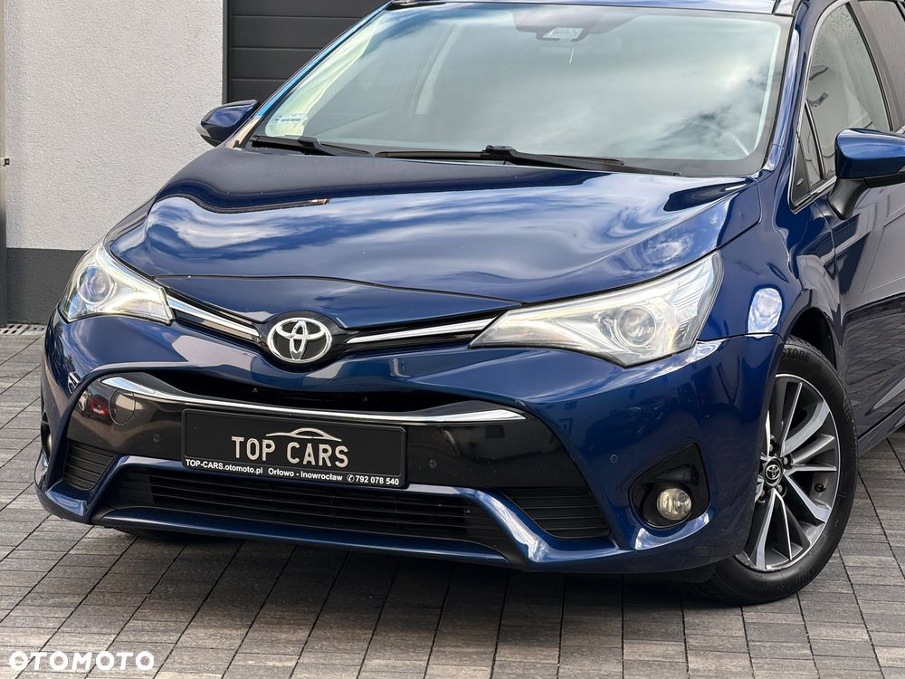 Toyota Avensis 1.8 Premium MS - 17