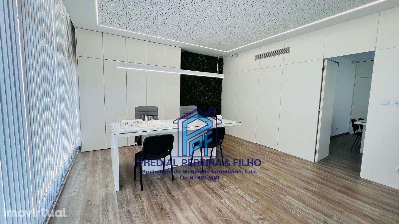 Escritório em estabelecimento / Baguim (Rio Tinto) / Próx. à CP e M... - Grande imagem: 4/26