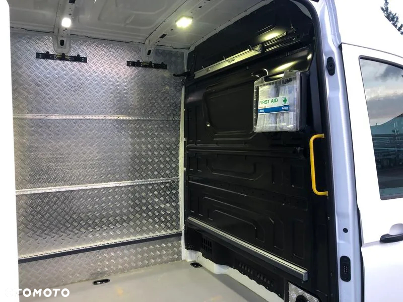 Volkswagen CRAFTER MOC177KM WZMOCNIONY DMC3.5t. HAK-3t. SORTIMO ZABUDOWA INST.230V DRZWI 270' - 8