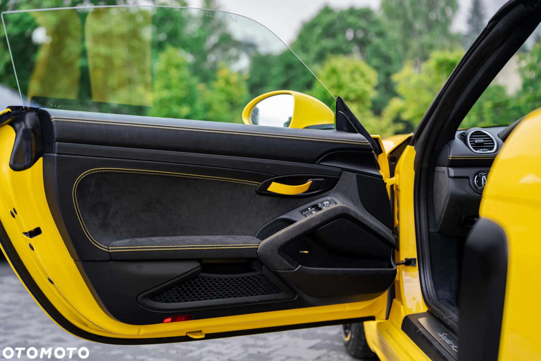 Porsche 718 Spyder - 12