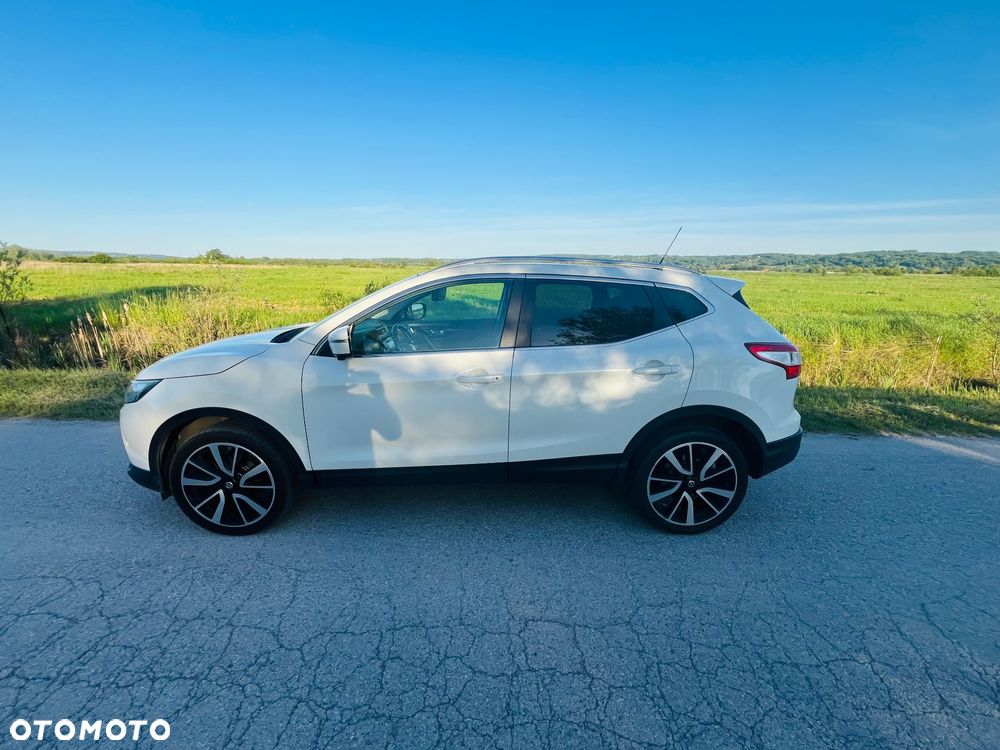 Nissan Qashqai 1.6 DCi 4x4 Tekna - 1