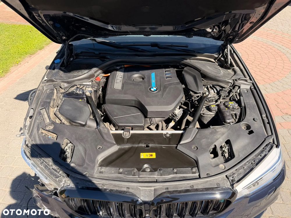 BMW Seria 5 530e iPerformance xDrive - 31