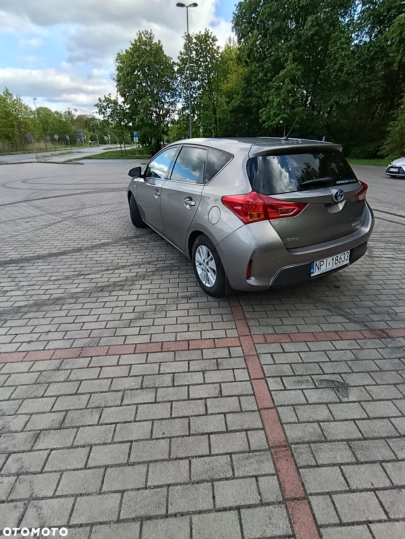 Toyota Auris Hybrid 135 Prestige - 4