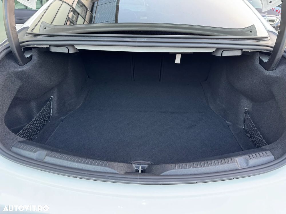 Mercedes-Benz E 220 d 4Matic Coupe 9G-TRONIC AMG Line - 31